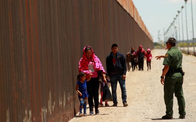 EEUU planea analizar el ADN de inmigrantes para detectar familias falsas