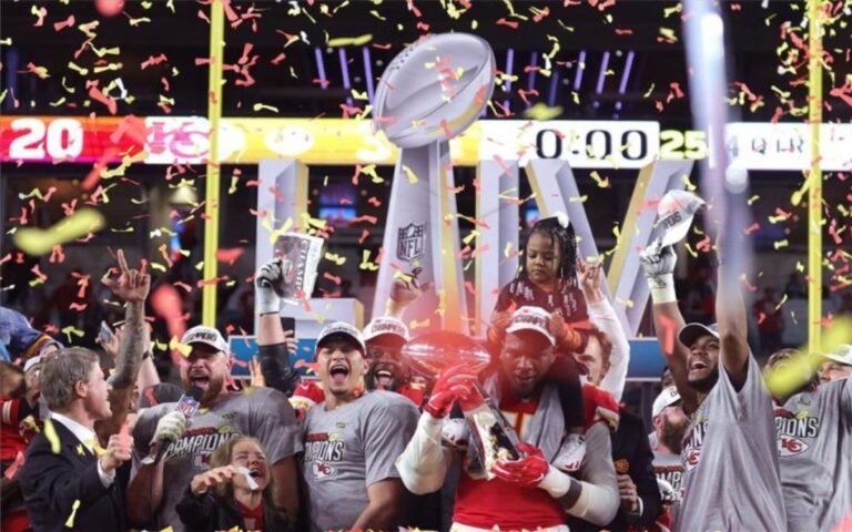 Mahomes y Williams lideran una remontada que deja campeones del Super Bowl a los Chiefs