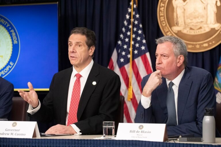 Gobernador desautoriza al alcalde de Nueva York por anunciar cierre escolar definitivo