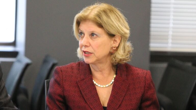 Senadora insta no aumentar tarifas de transporte ni peajes