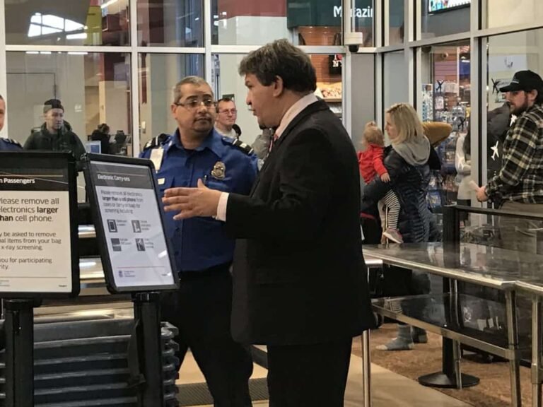 Westchester se une al llamado de Gobernador para aumentar los protocolos de COVID-19 en los aeropuertos, debido a nueva cepa de coronavirus