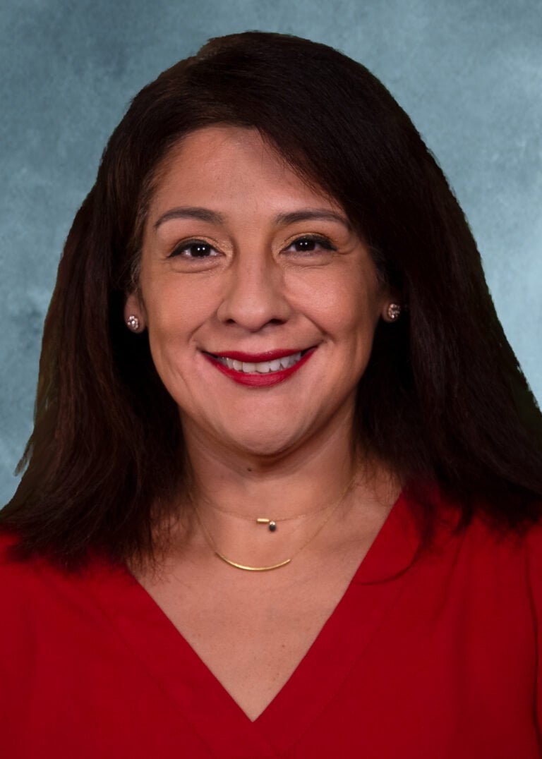 Ejecutivo nombra a hispana como subdirectora de operaciones del Condado