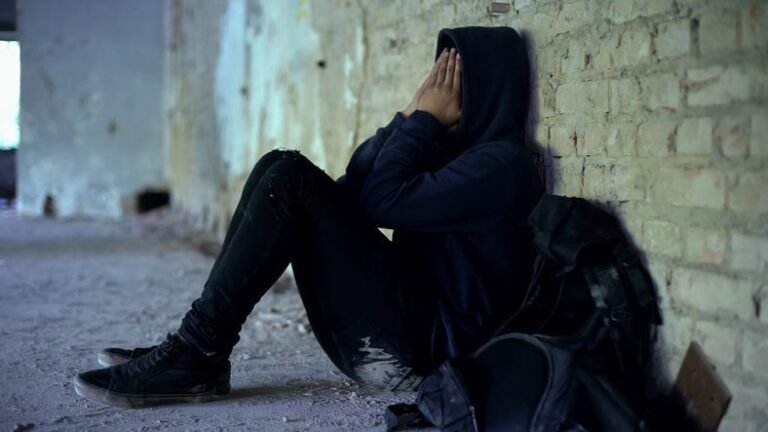 Encuesta estima cerca de 2 mil 500 jóvenes sin hogar en CT