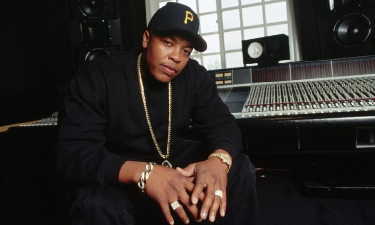 El Dr. Dre todavía está en la UCI por su aneurisma cerebral