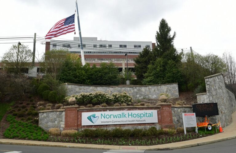 Hospital de Stamford planea abrir nueva clínica masiva de vacunación