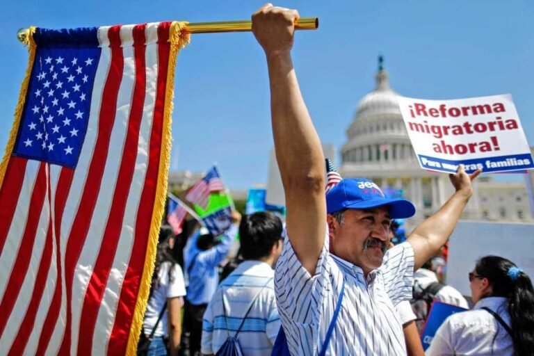 INFORME ESPECIAL Biden presentó proyecto de ley para legalizar indocumentados 