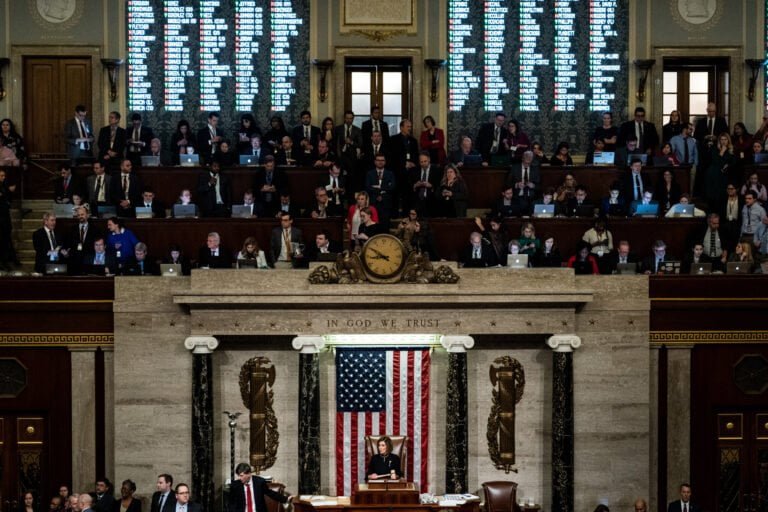 Senado absuelve a expresidente Trump de incitar ataque a Capitolio, dando fin a juicio político