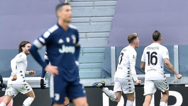 La Juventus se autodestruye y deja el Scudetto a merced del Inter