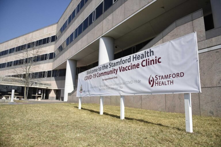 Abren nuevo sitio de vacunación masiva en Stamford