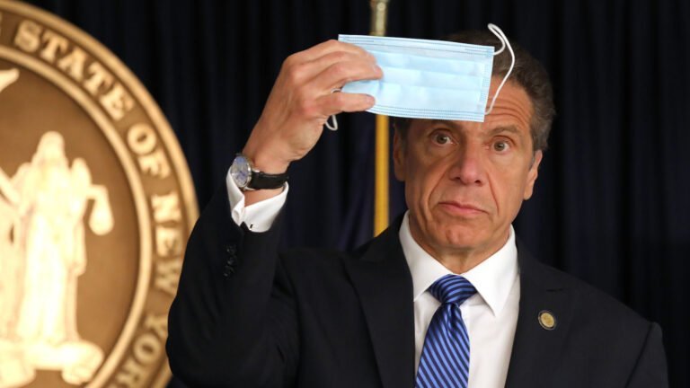 Acusan a gobierno de Cuomo de dar acceso especial a familiares y amigos para las pruebas de COVID-19