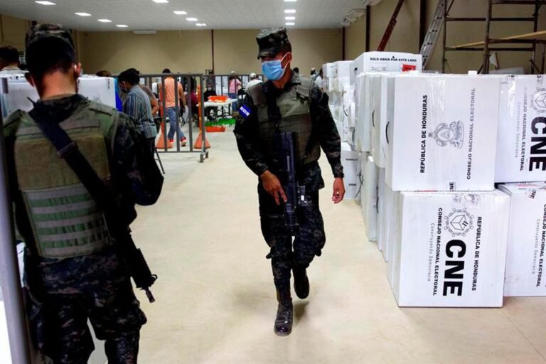 Tres aspirantes encabezan lento conteo en Honduras, donde piden más celeridad