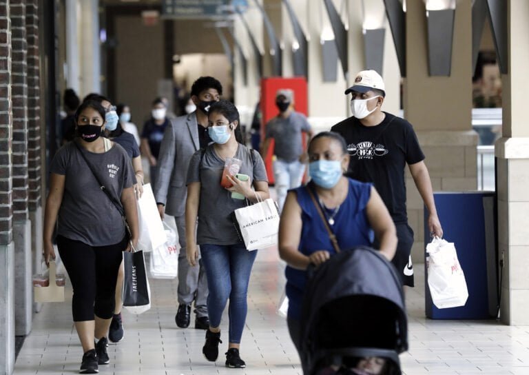 Aumento de casos de COVID-19 a nivel nacional se agrupan en cinco estados, incluido NY