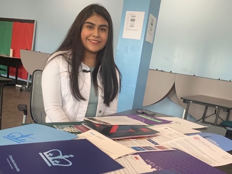 Estudiante hispana recibió cartas de aceptación de 17 universidades