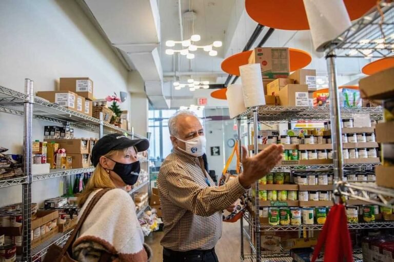 Iniciativa “Acabar con el dolor del hambre” llega a Stamford con donación de alimentos especiales