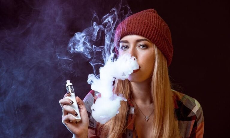 Pese a revés defensores de cigarrillos electrónicos con sabor mantienen lucha