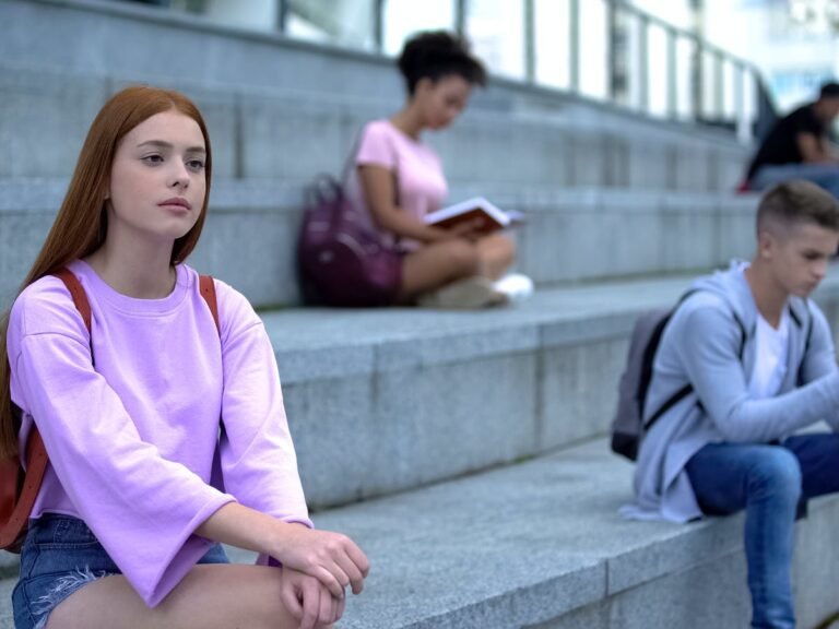 Piden más capacitación en salud mental para ayudar a estudiantes universitarios en crisis emocional