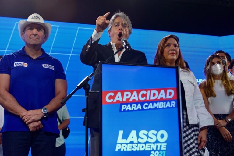 La segunda ronda electoral en Ecuador arroja ajustadas previsiones e indecisión