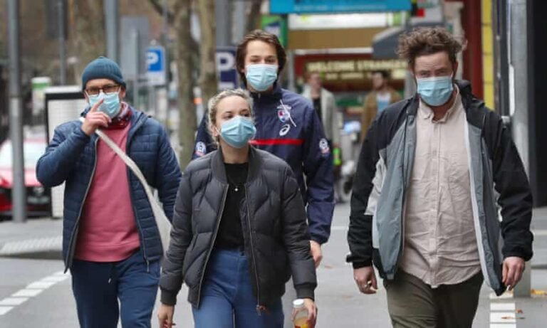 Preguntas y respuestas sobre la última guía de COVID ¿Desenmascarando a los no vacunados?   