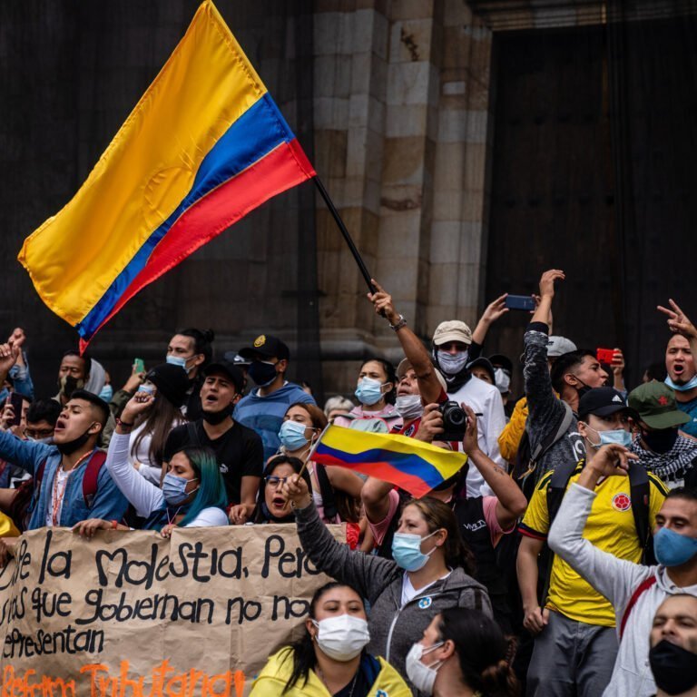 Colombianos en NY protestan contra hechos violentos en su país