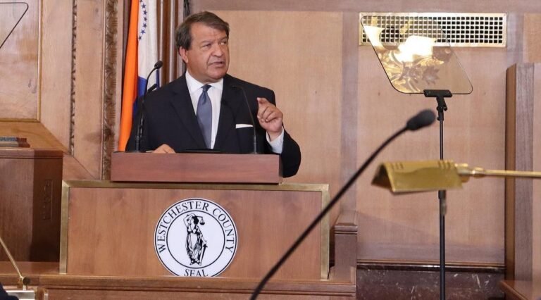 Ejecutivo de Westchester busca recortar nuevamente los impuestos a la propiedad