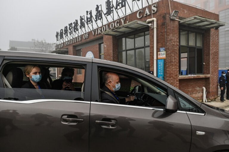 Viaje a la cueva de los murciélagos: mientras buscan el origen de covid, científicos reavivan el debate sobre la “fuga de laboratorio” de Wuhan