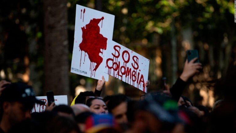 INFORME ESPECIAL Policía de Colombia responde a las protestas con balas y hay más muertos