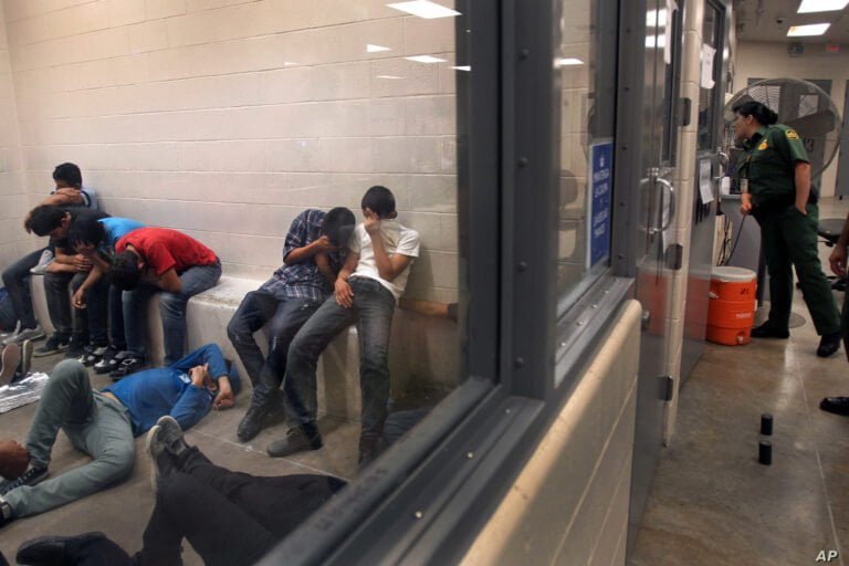 Corte Suprema dictamina que algunos inmigrantes detenidos no tienen derecho a audiencia