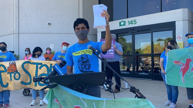 Envían cartas a Senador federal para pedir un camino a la ciudadanía para indocumentados