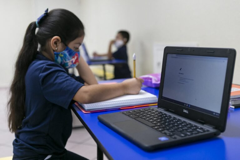 Estudio encuentra que pandemia indujo ausencias crónicas en escuelas