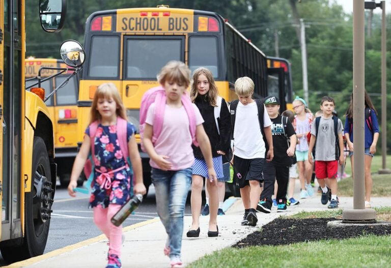 Niños de Norwalk y Danbury pueden asistir a escuelas suburbanas en 2022