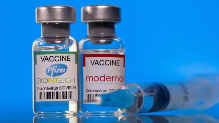 Nuevo estudio revela cuánto tiempo podría durar protección de vacunas Pfizer y Moderna