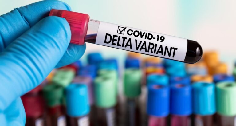Vacunado contra el COVID-19 da positivo a variante Delta