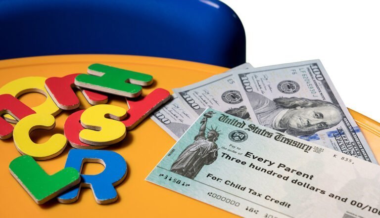 IRS comienza a enviar los pagos del crédito tributario por hijos