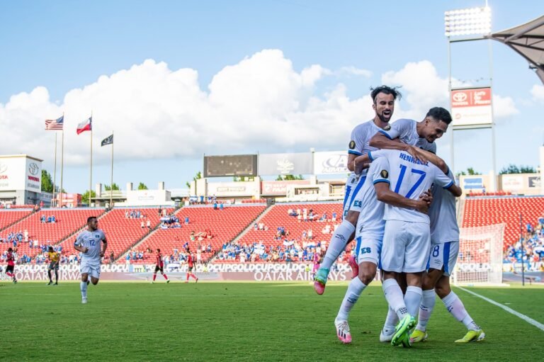El Salvador clasifica a los cuartos de final de la Copa Oro 2021