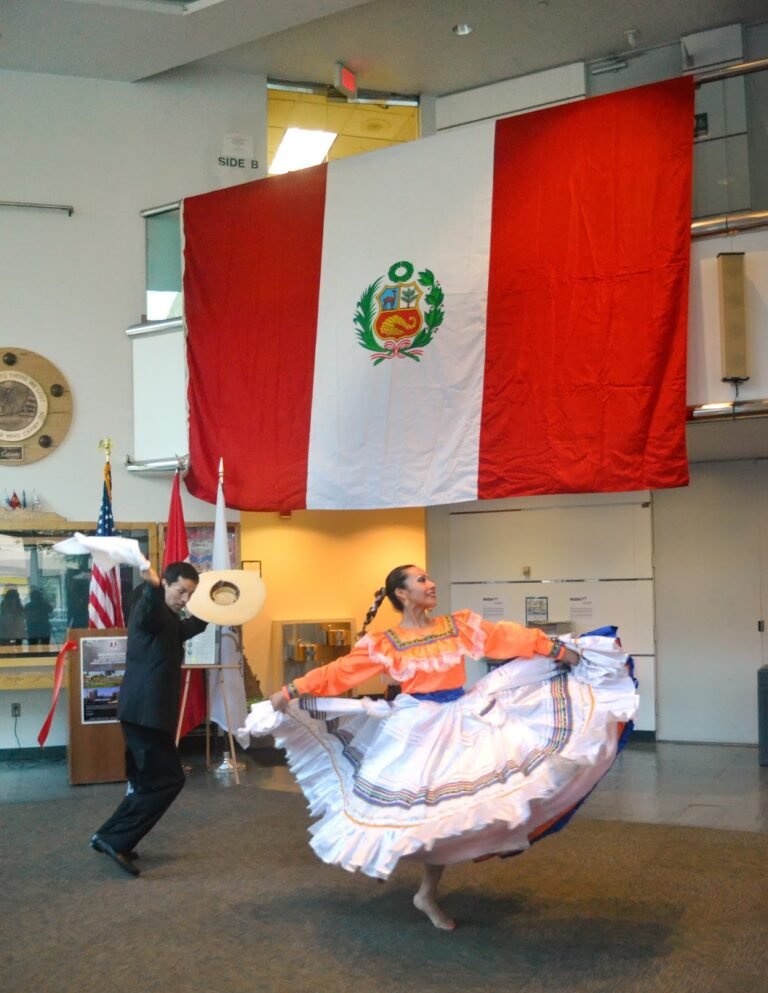 Peruanos se alistan para celebrar fiestas de independencia