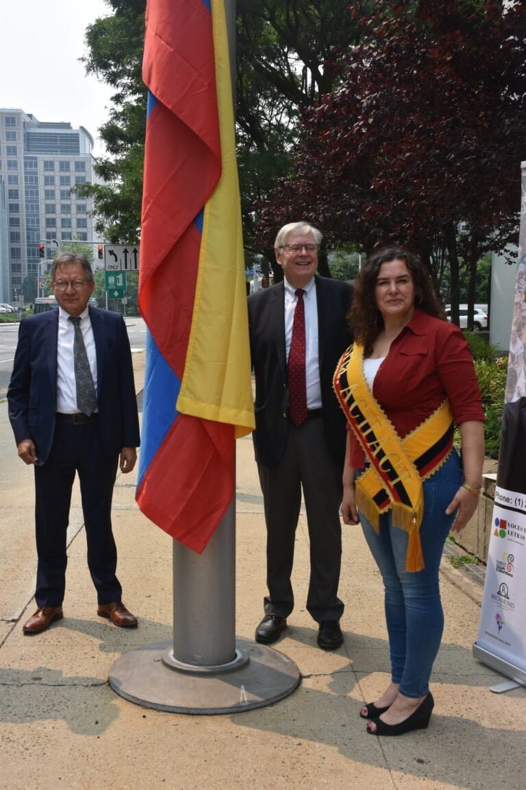 Colombianos celebran 211 aniversario de independencia