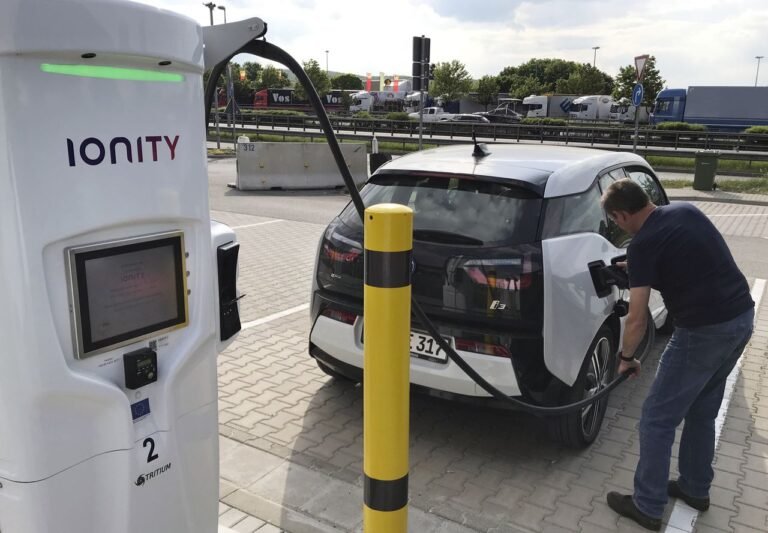 Nuevos programas de incentivos para compradores de vehículos eléctricos