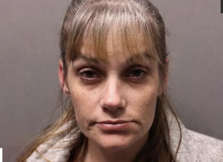 Acusan a mujer de ocultar cadáver para poder celebrar fiestas en su casa