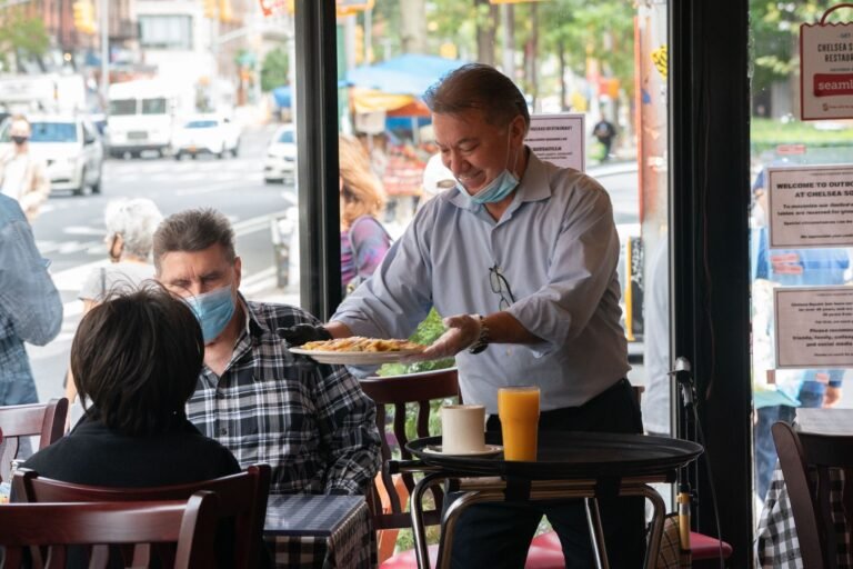 Debido a variante Delta, restaurantes de CT buscan más fondos federales como “salvavidas”   