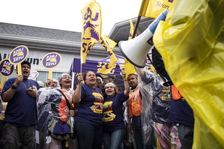 Sindicato pide a McDonald’s que respete ley de retiro de trabajadores
