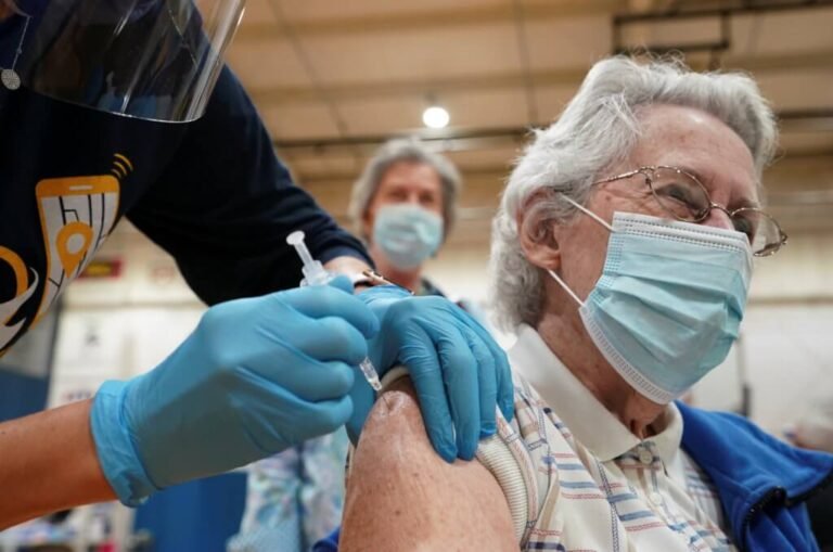 Yale New Haven Health comienza a programar tercer refuerzo de vacuna contra COVID-19