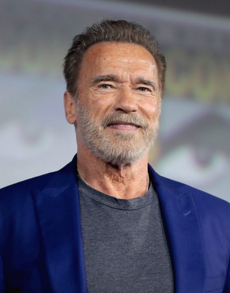 Arnold Schwarzenegger critica a negacionistas del covid-19