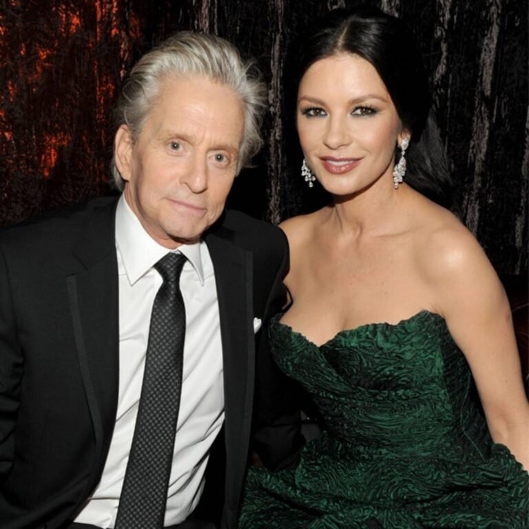 Michael Douglas admite que fue ‘incómodo’ compartir su casa con su exmujer