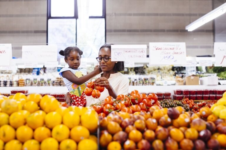Aumentan beneficios alimentarios para personas de bajos ingresos