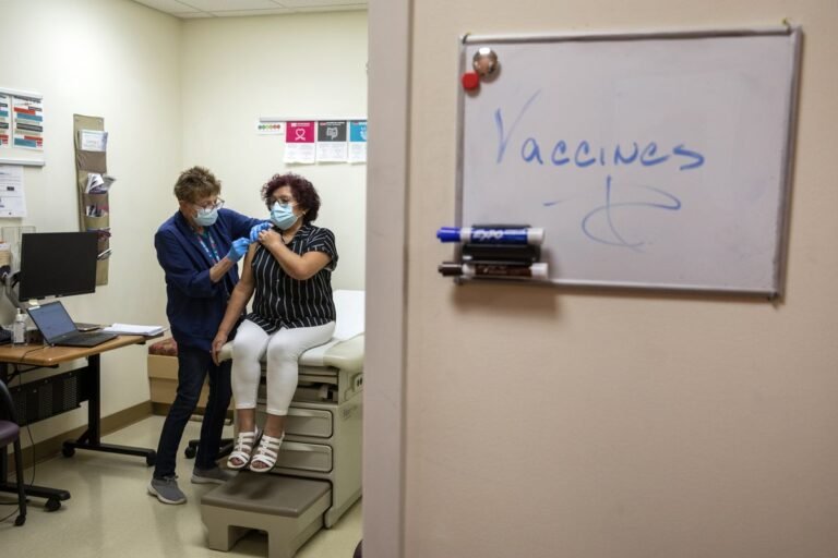 Escasa demanda para recibir vacuna de refuerzo de Pfizer