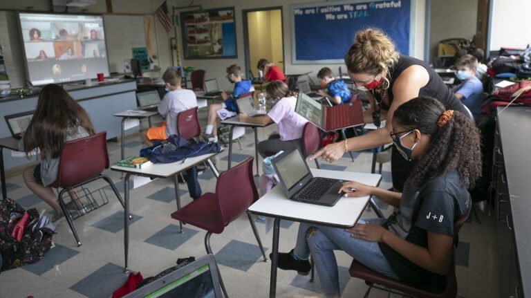 Maestros se preparan para cerrar brecha de aprendizaje