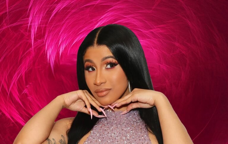 Cardi B le da un cheque de USD $2 Millones de regalo a su esposo