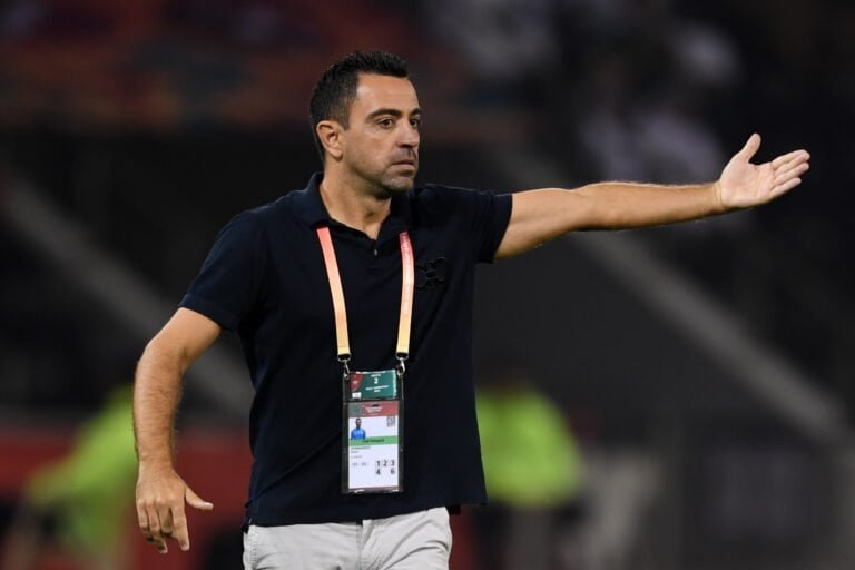 Xavi es el favorito para suceder a Koeman, quien todavía dirigirá al Barcelona ante el Atlético de Madrid