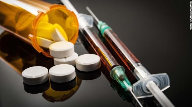 Estado entrega hasta $1.5 mil millones a condados para combatir crisis de opioides