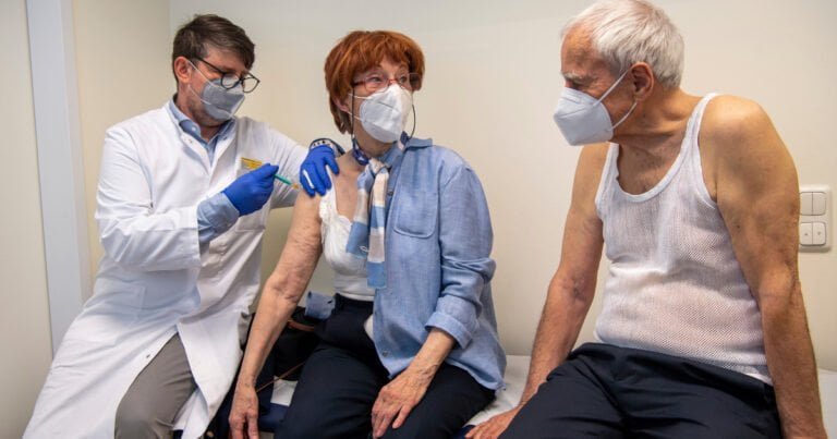 Estudio revela que vacunas han evitado 500 muertes en CT